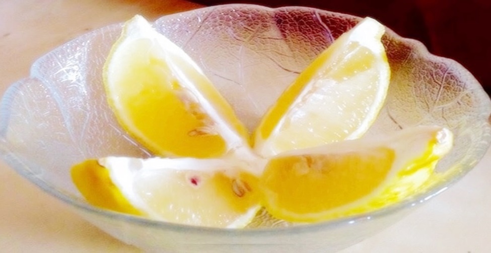 eliminar maus odores com limão