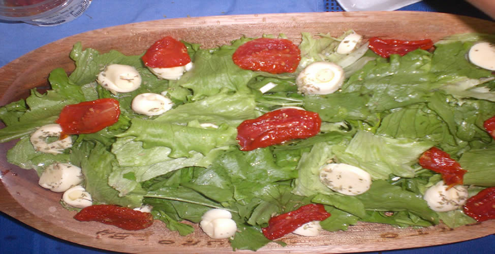 Salada com tomate Seco
